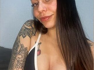 Vivi Pires