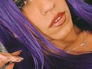 Bella_Poison
